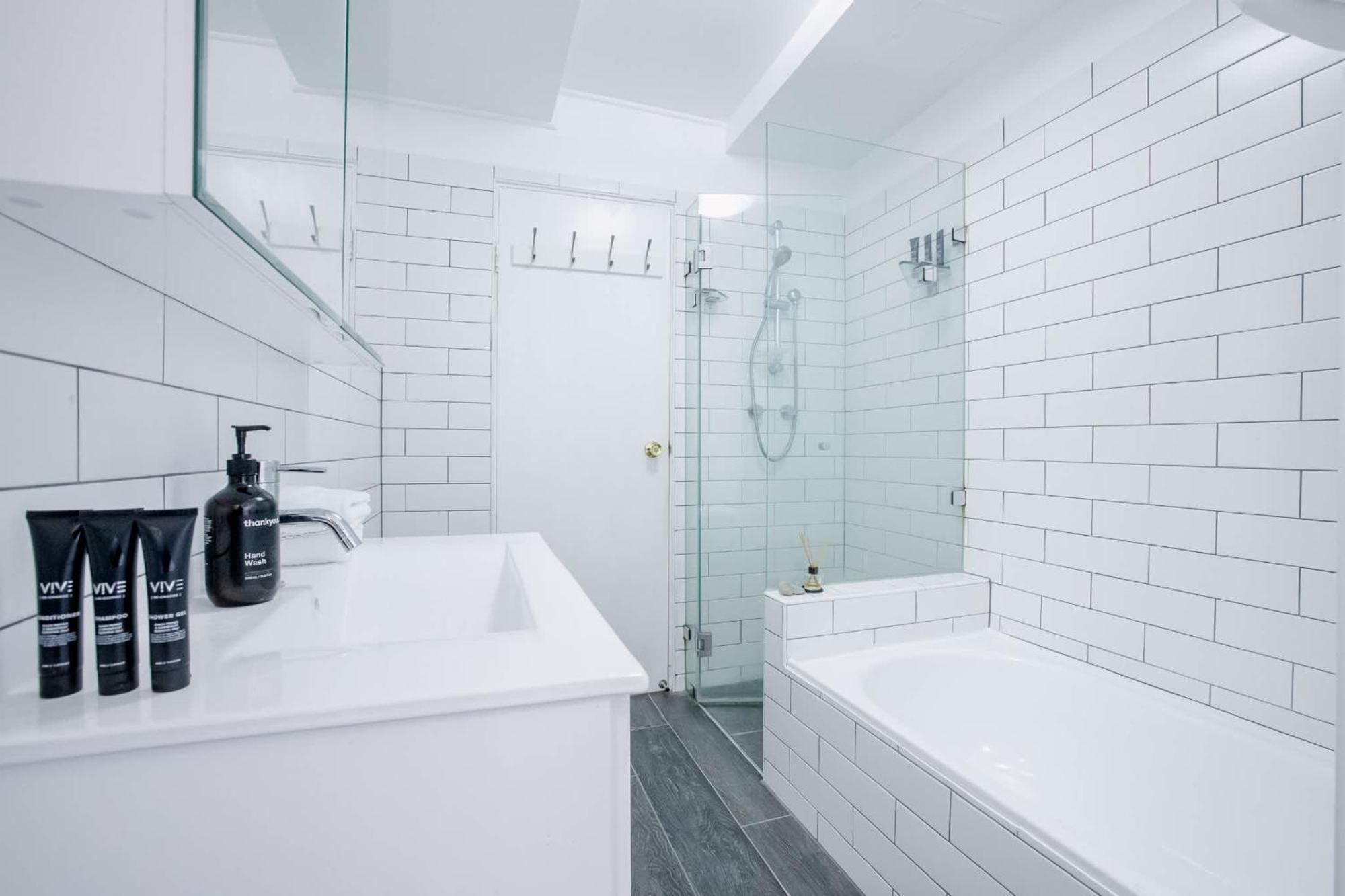 Cosy Crows Nest Escape - New Listing Apartment Sydney