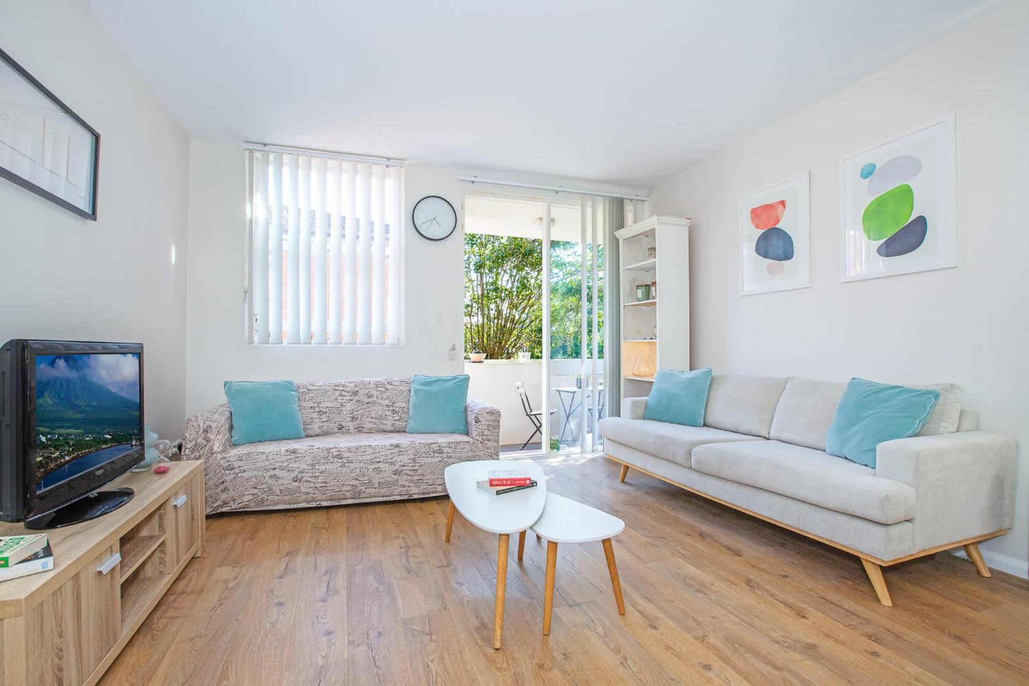 Cosy Crows Nest Escape - New Listing Apartment